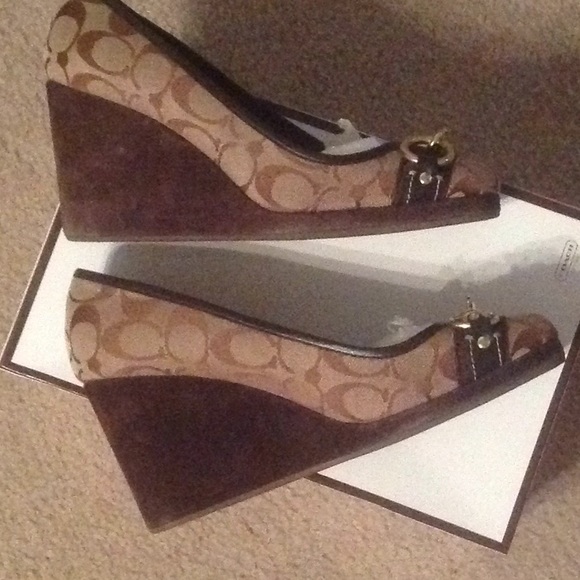 Coach ISSY Wedges - Picture 4 of 8